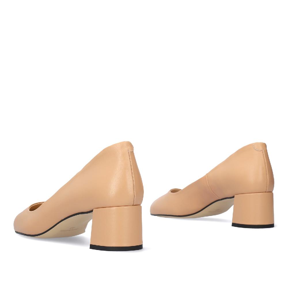 Andres machado Salón Piel Beige Última moda