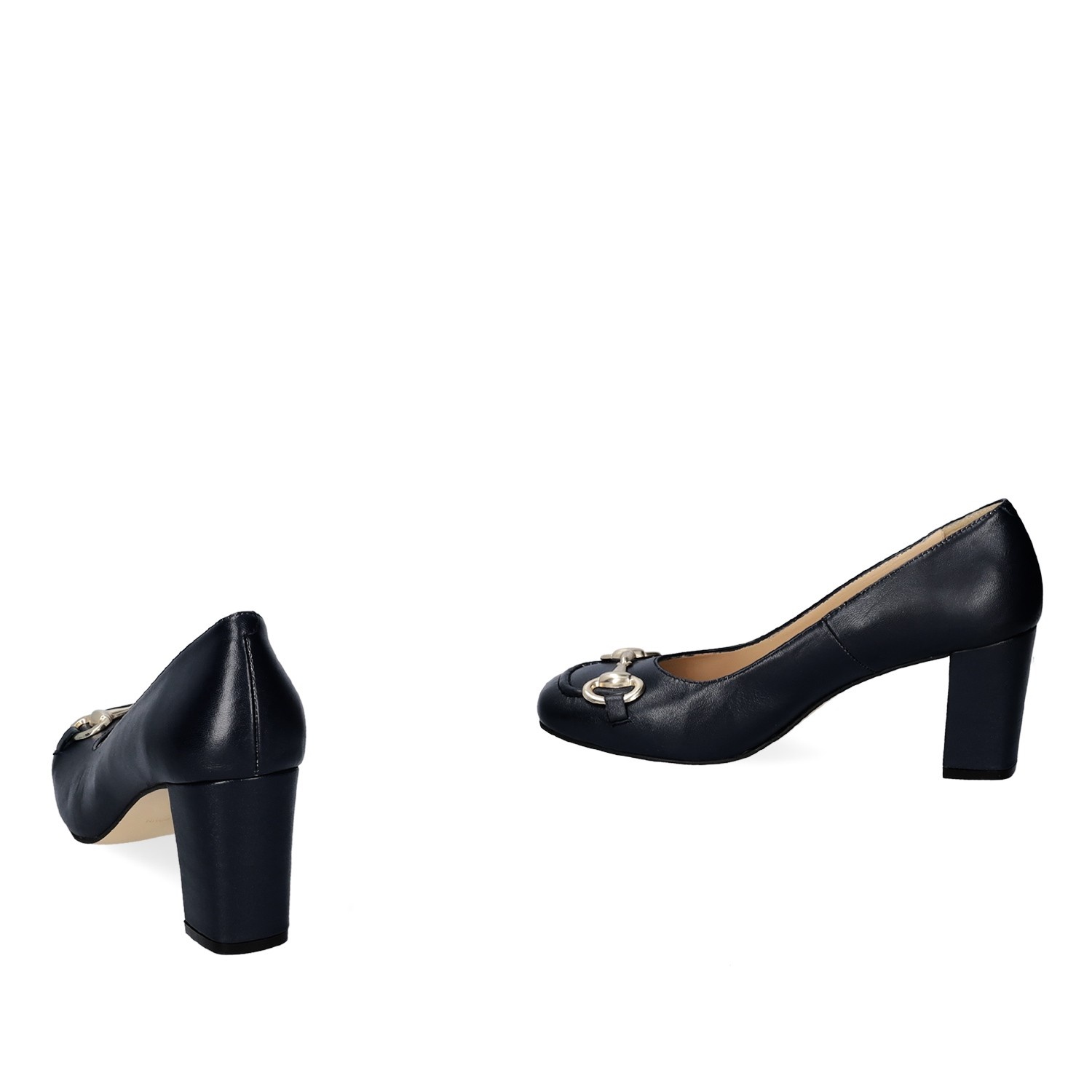 Andres machado Zapato tacón en piel negro de estilo vintage 2025