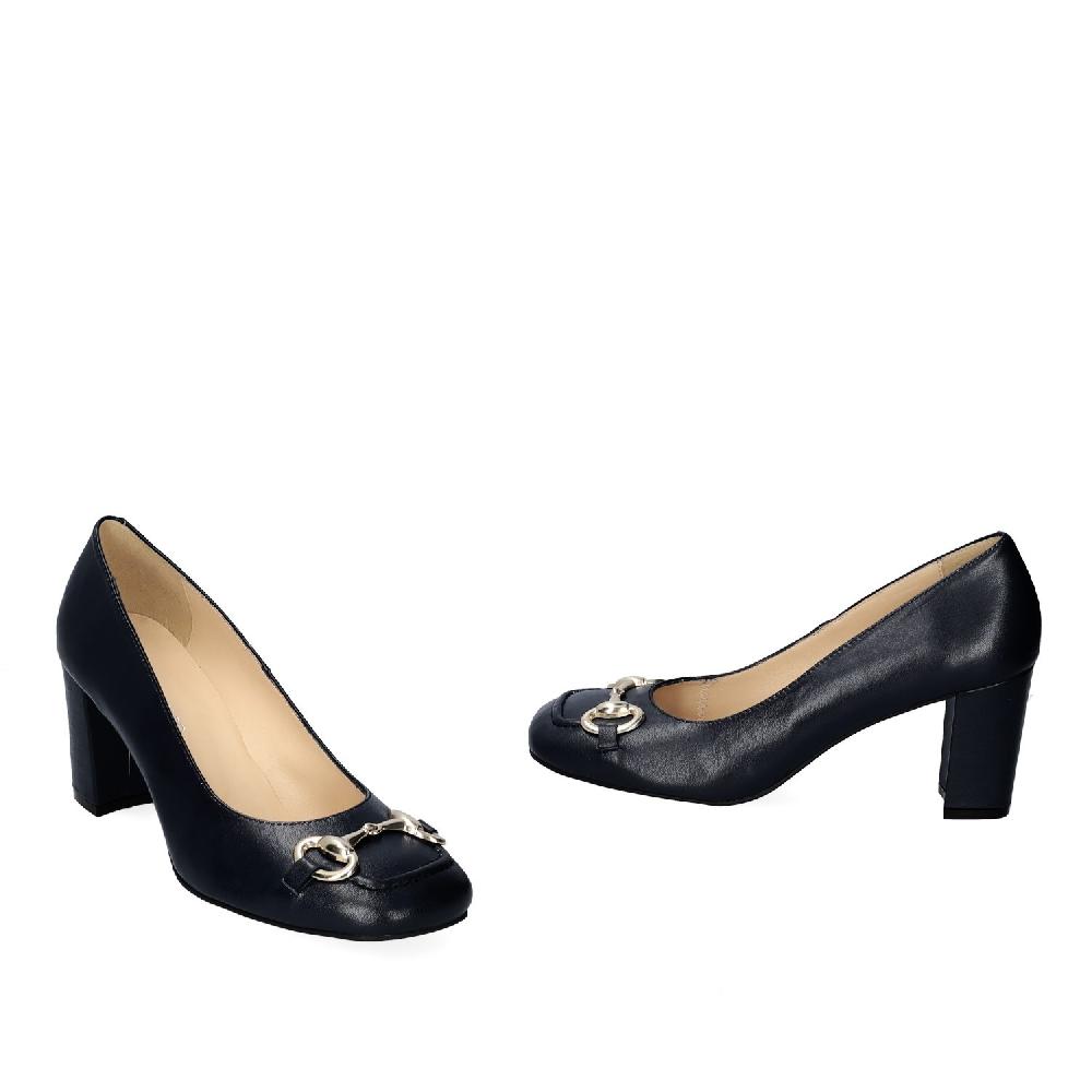 Andres machado Zapato tacón en piel negro de estilo vintage 2025