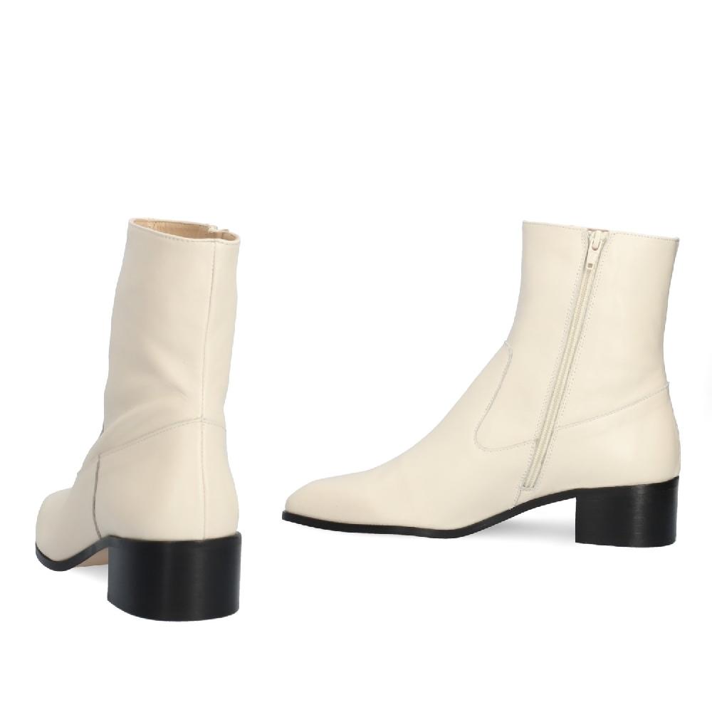 Andres machado Botín tacón en piel hielo En oferta