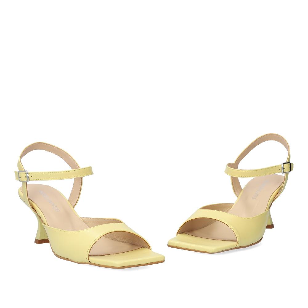 Andres machado Sandalia con tacón en piel Amarillo Oferta exclusiva