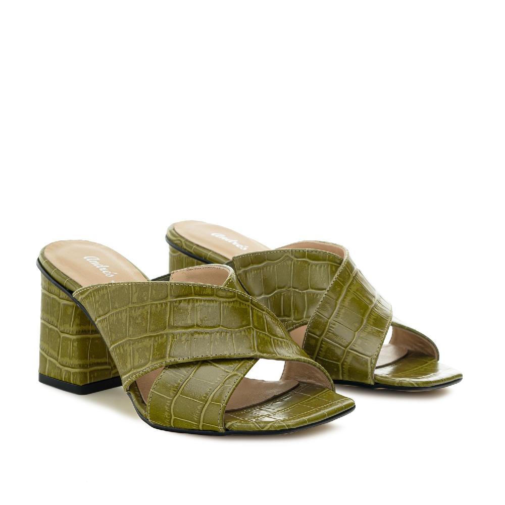Andres machado Sandalias en piel coco de color Verde Oliva