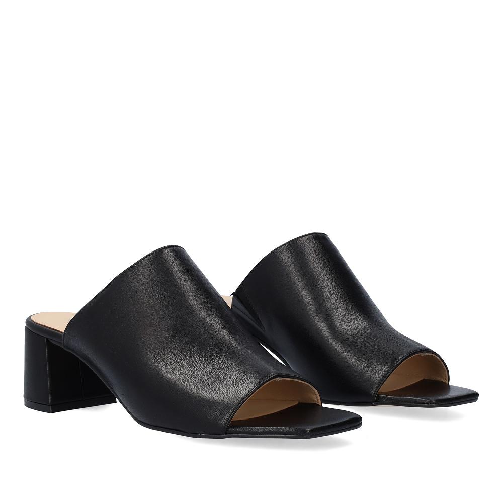 Andres machado Mule con tacón en piel Negro