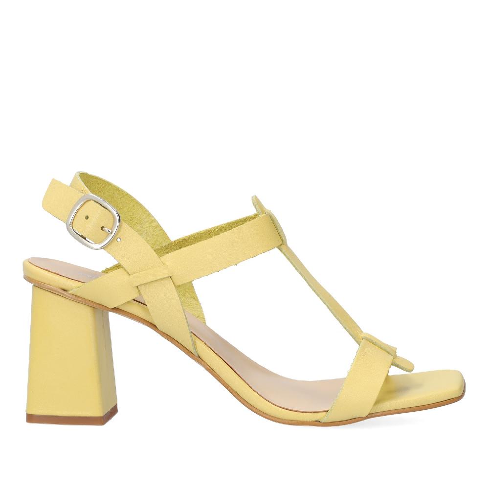 Andres machado Sandalia con tacón en piel Amarillo Envío gratis