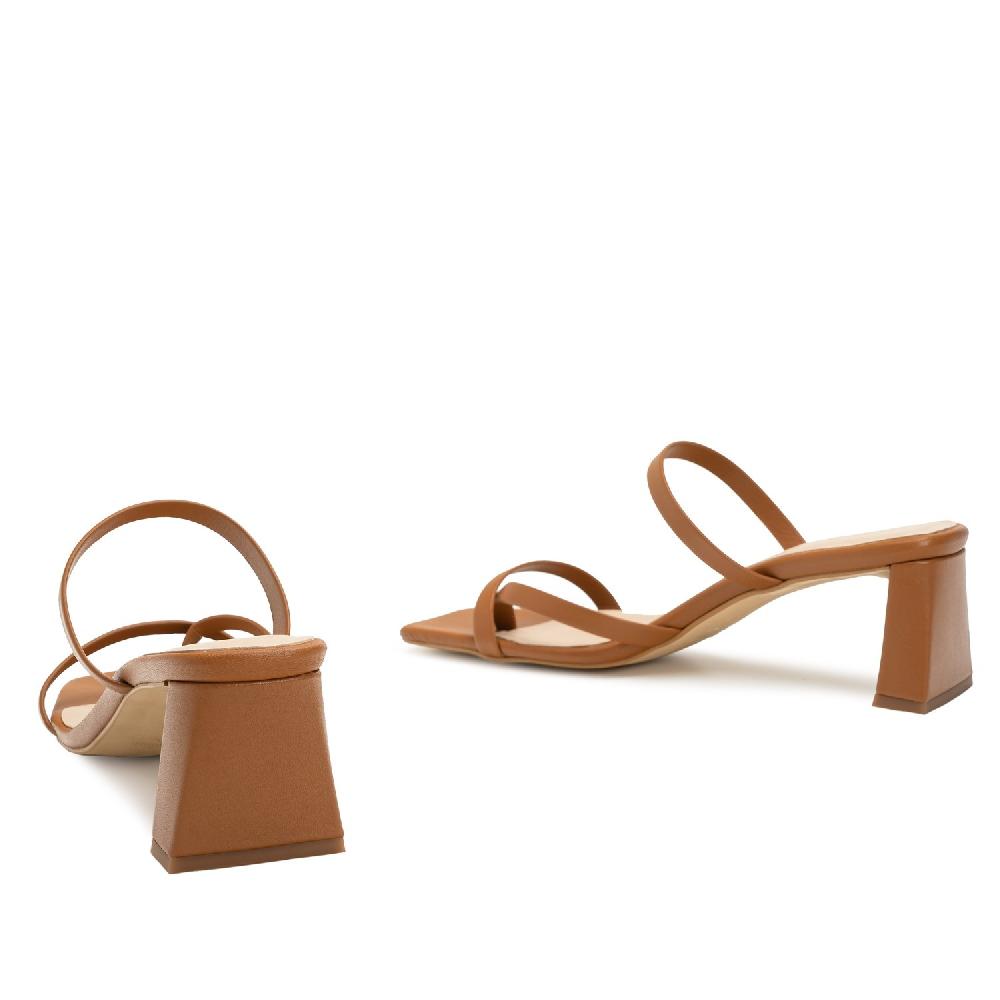 Andres machado Mule de tacón en piel marrón de punta cuadrada Outlet