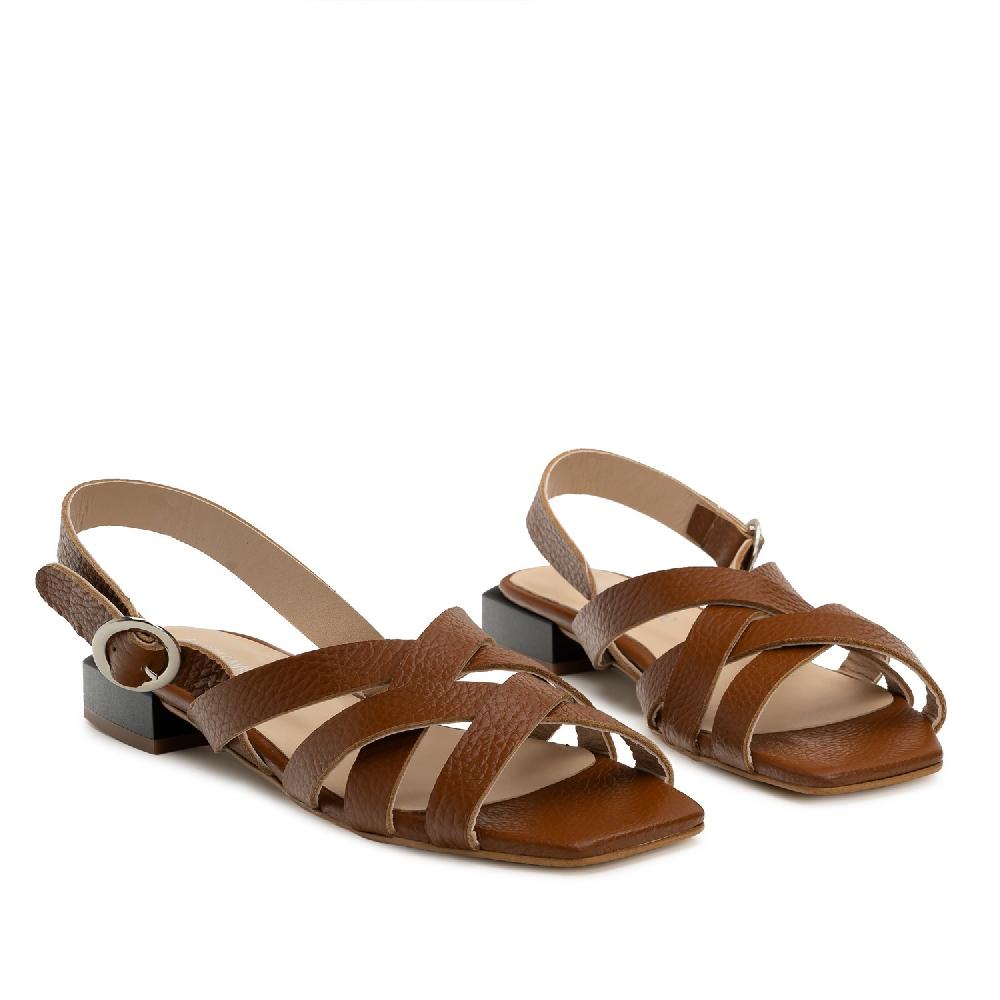 Andres machado Sandalia destalonada en piel camel
