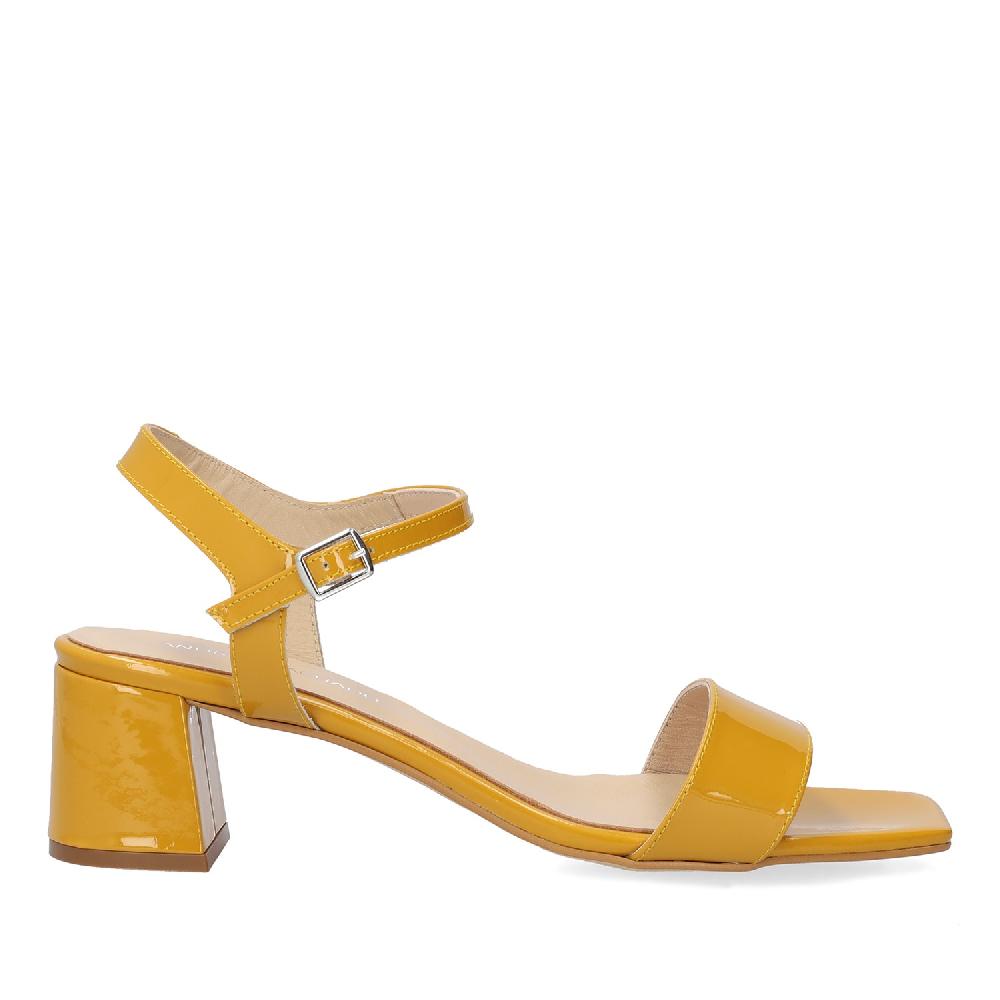 Andres machado Sandalia charol en piel Mostaza Oferta exclusiva