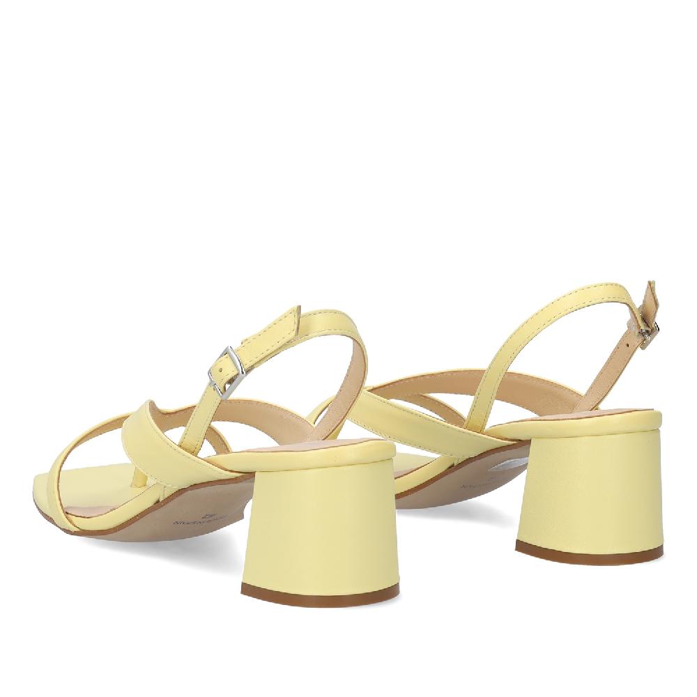 Andres machado Sandalia con tacón en piel Amarillo En oferta