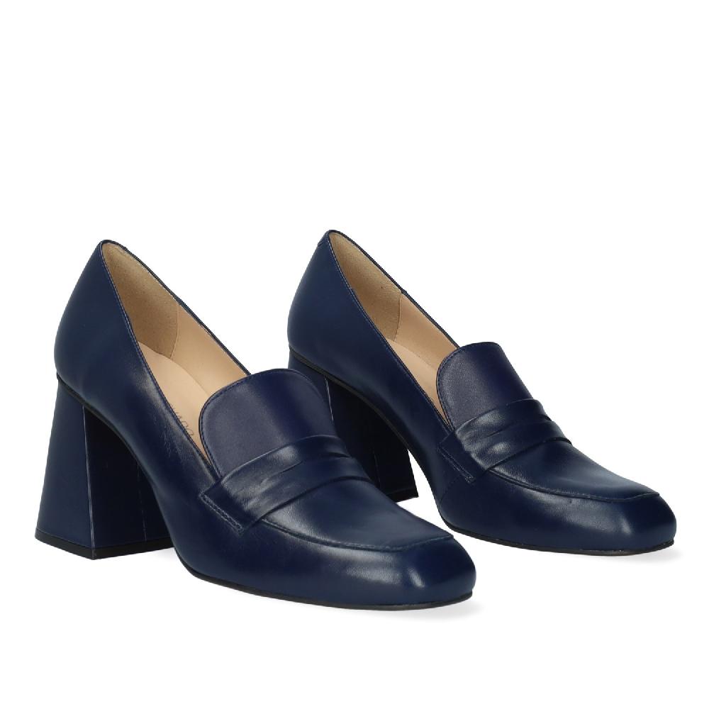 Andres machado Zapato de estilo mocasín con tacón en piel de color marino