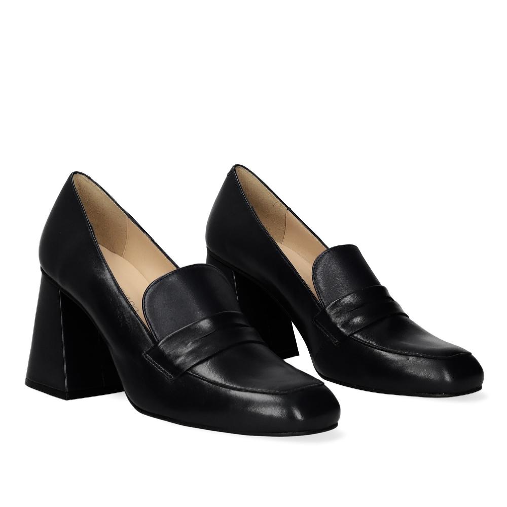 Andres machado Zapato de estilo mocasín con tacón en piel de color negro