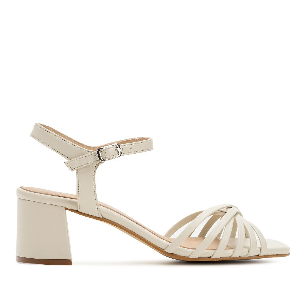 Andres machado Sandalias de tiras en piel lisa de color hielo En oferta