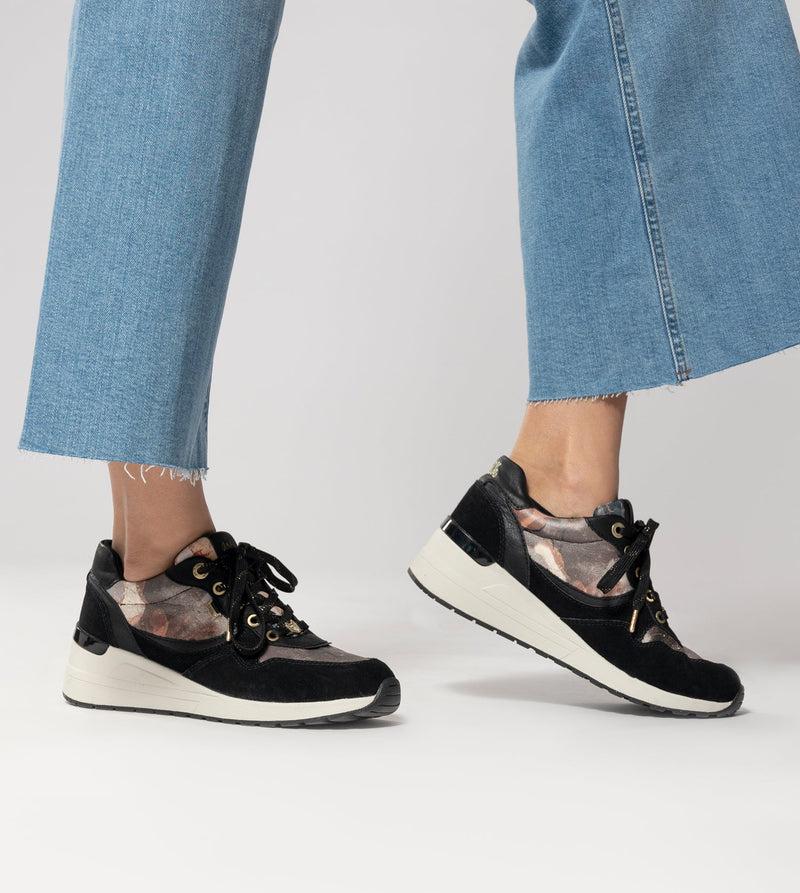 Anekke Black Padded Sports Sneakers with Wedge En oferta