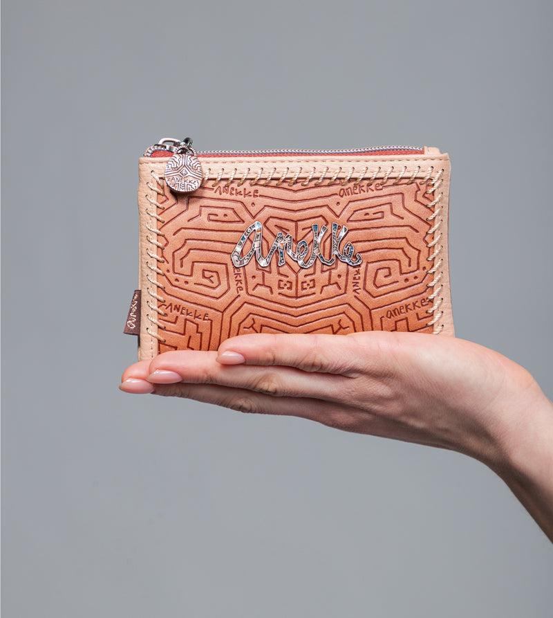 Anekke Tribe medium brown RFID wallet Grandes descuentos