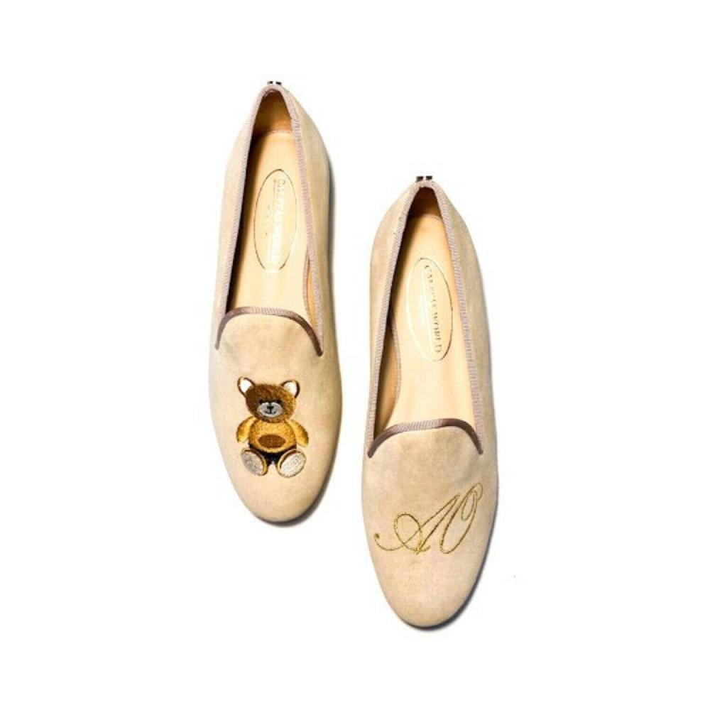 Calita Shoes ​LOAFERS BEIGE SUEDE TEDDY BEAR AND GOLDEN INITIALS Grandes ahorros