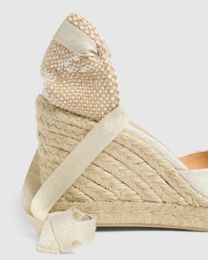 Castañer CASTAÑER | Alpargatas Carina en lino metalizado cierre mediante lazada y cuña de 9cm. – Castañer En línea