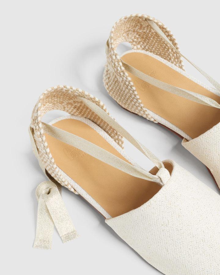 Castañer CASTAÑER | Alpargatas planas New Gala en lino natural metalizado presenta puntera cerrada cuadrada cierre mediante lazada. – Castañer Rebajas