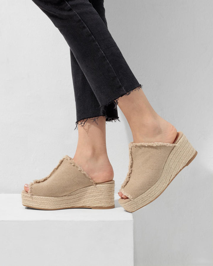 Castañer CASTAÑER | Alpargatas zueco Queral elaborada en lona de algodón yute en color natural y cuña de 6cm. – Castañer