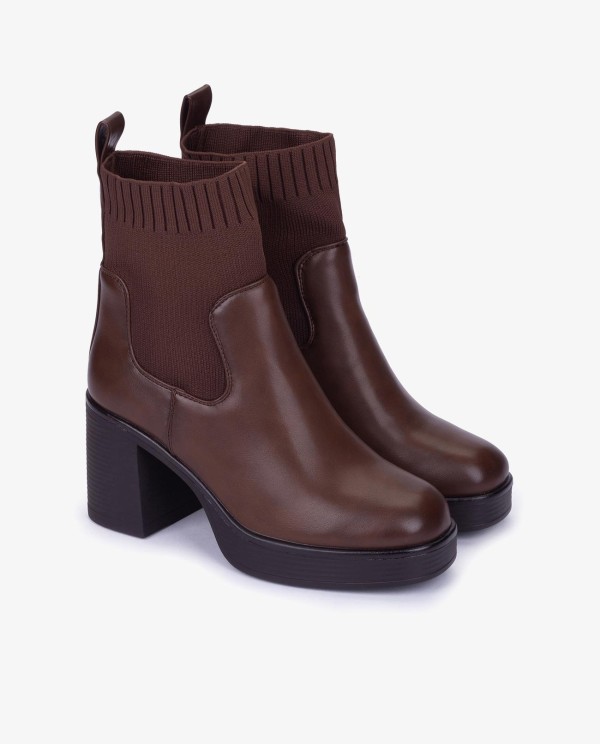 Cuplé BOTÍN TIPO CALCETÍN CON TACÓN EN TECNOPIEL MARRON Última moda