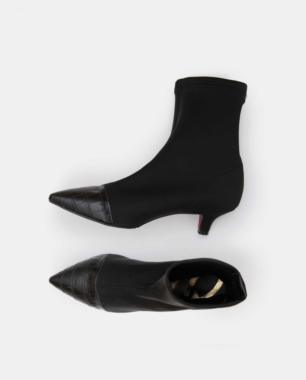 Cuplé BOTÍN NEGRO DE LICRA STRETCH CON PUNTERA DE PIEL Y TACÓN BAJO Mejor oferta