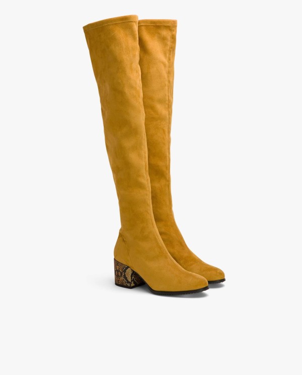 Cuplé BOTA MOSQUETERA AMARILLA DE ULTRASUEDE ELÁSTICO CON TACÓN MEDIO Oferta especial