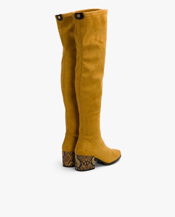 Cuplé BOTA MOSQUETERA AMARILLA DE ULTRASUEDE ELÁSTICO CON TACÓN MEDIO Oferta especial