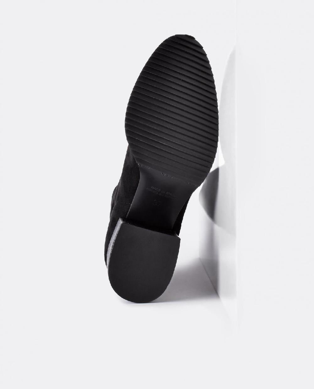 Cuplé BOTA MOSQUETERA NEGRO DE ULTRASUEDE ELÁSTICO CON TACÓN MEDIO COMPRAR AHORA