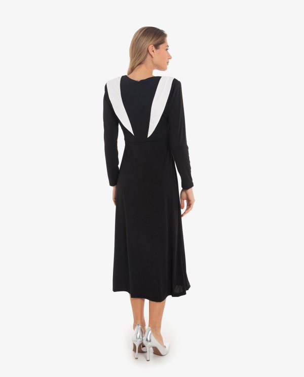 Cuplé VESTIDO NEGRO CON SOLAPAS EN HOMBROS BLANCAS Superdescuento