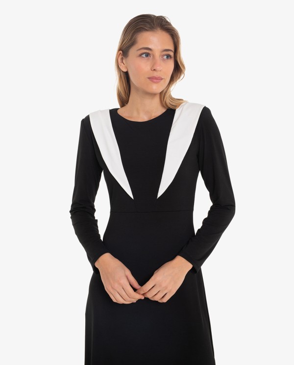 Cuplé VESTIDO NEGRO CON SOLAPAS EN HOMBROS BLANCAS Superdescuento