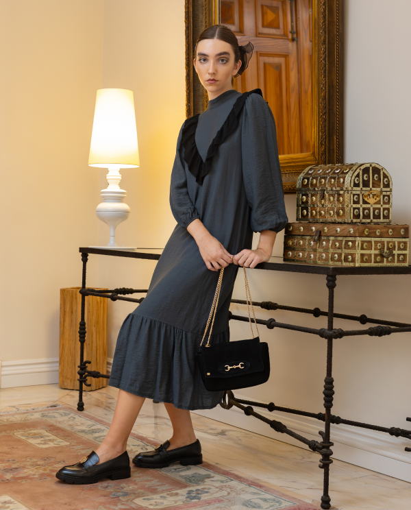 Cuplé VESTIDO MIDI GRIS CON VOLANTES Y MANGAS ABULLONADAS Tienda