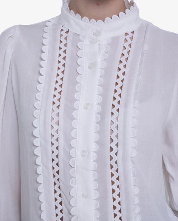 Cuplé CAMISA BLANCA DE RAYÓN CON PASAMANERÍA Y MANGAS ABULLONADAS Liquidación