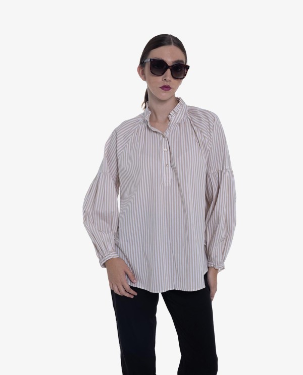 Cuplé CAMISA DE RAYAS VERTICALES BEIGE Y BLANCO CON CUELLO ALTO Ahorra y exporta