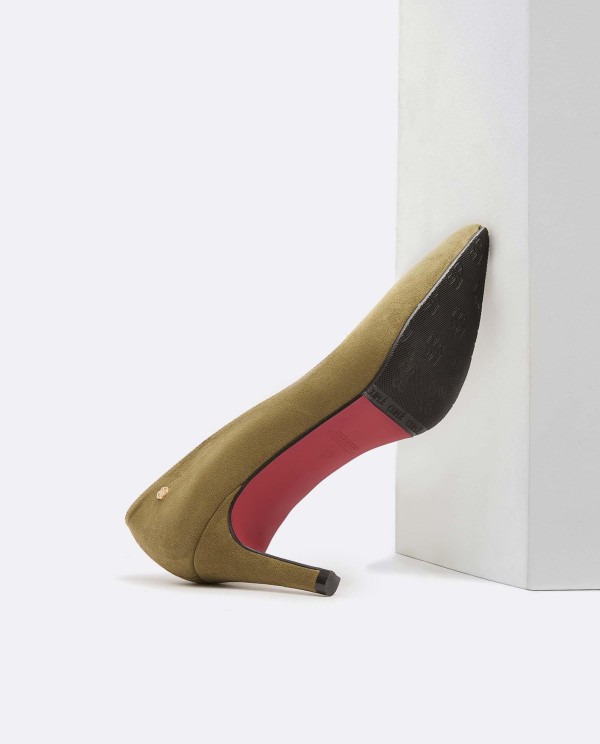 Cuplé SALÓN KAKI DE ULTRASUEDE CON PUNTA FINA Y TACÓN MEDIO Precio ultrabajo