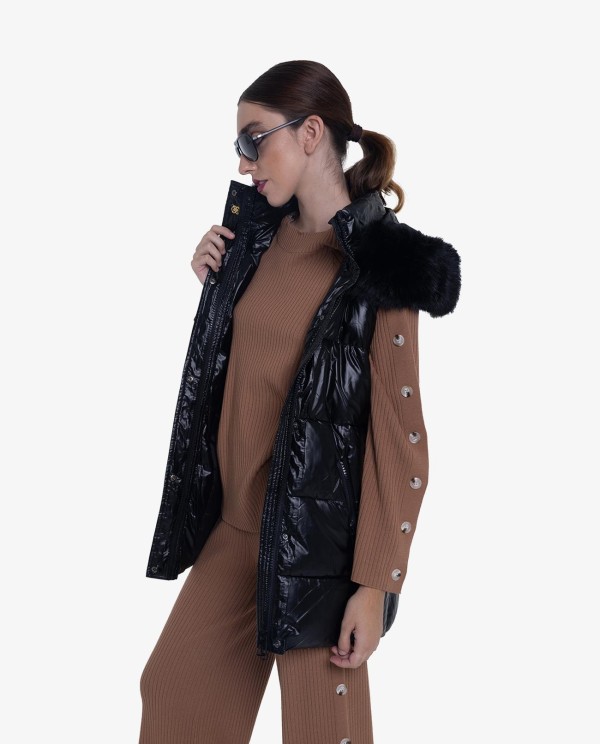 Cuplé CHALECO ACOLCHADO DE NYLON NEGRO CON DETALLES DE PELO Venta caliente