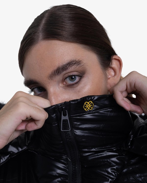 Cuplé PARKA ACOLCHADA DE NYLON NEGRA CON CAPUCHA Y DETALLES DE PELO Oferta especial de fábrica