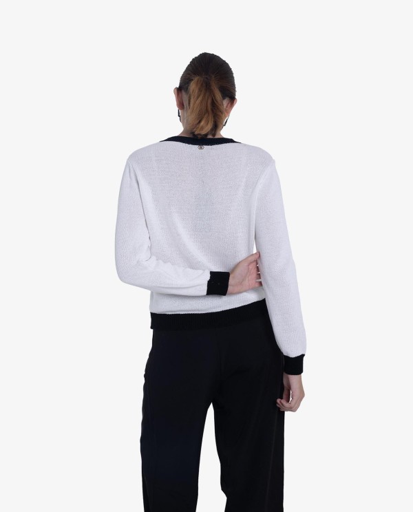 Cuplé JERSEY DE PUNTO BLANCO CON DETALLES NEGROS EN CUELLO Y PUÑOS Superdescuento