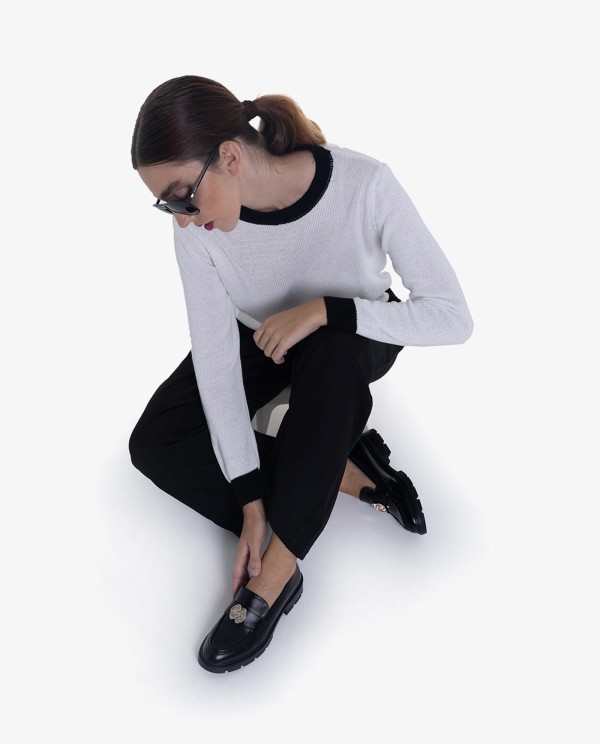Cuplé JERSEY DE PUNTO BLANCO CON DETALLES NEGROS EN CUELLO Y PUÑOS Superdescuento