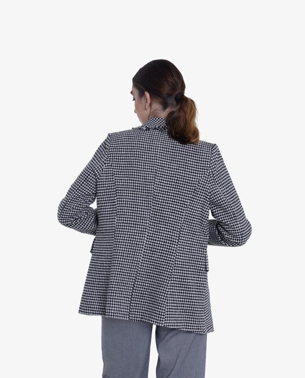 Cuplé AMERICANA DE TWEED DESHILACHADA CON CUADROS BLANCO Y NEGRO Limitado a 3 días