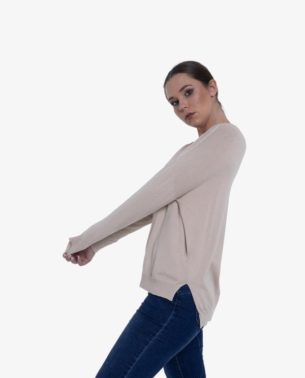 Cuplé JERSEY DE PUNTO BEIGE CON ESCOTE EN PICO Y TEJIDO SUAVE En oferta