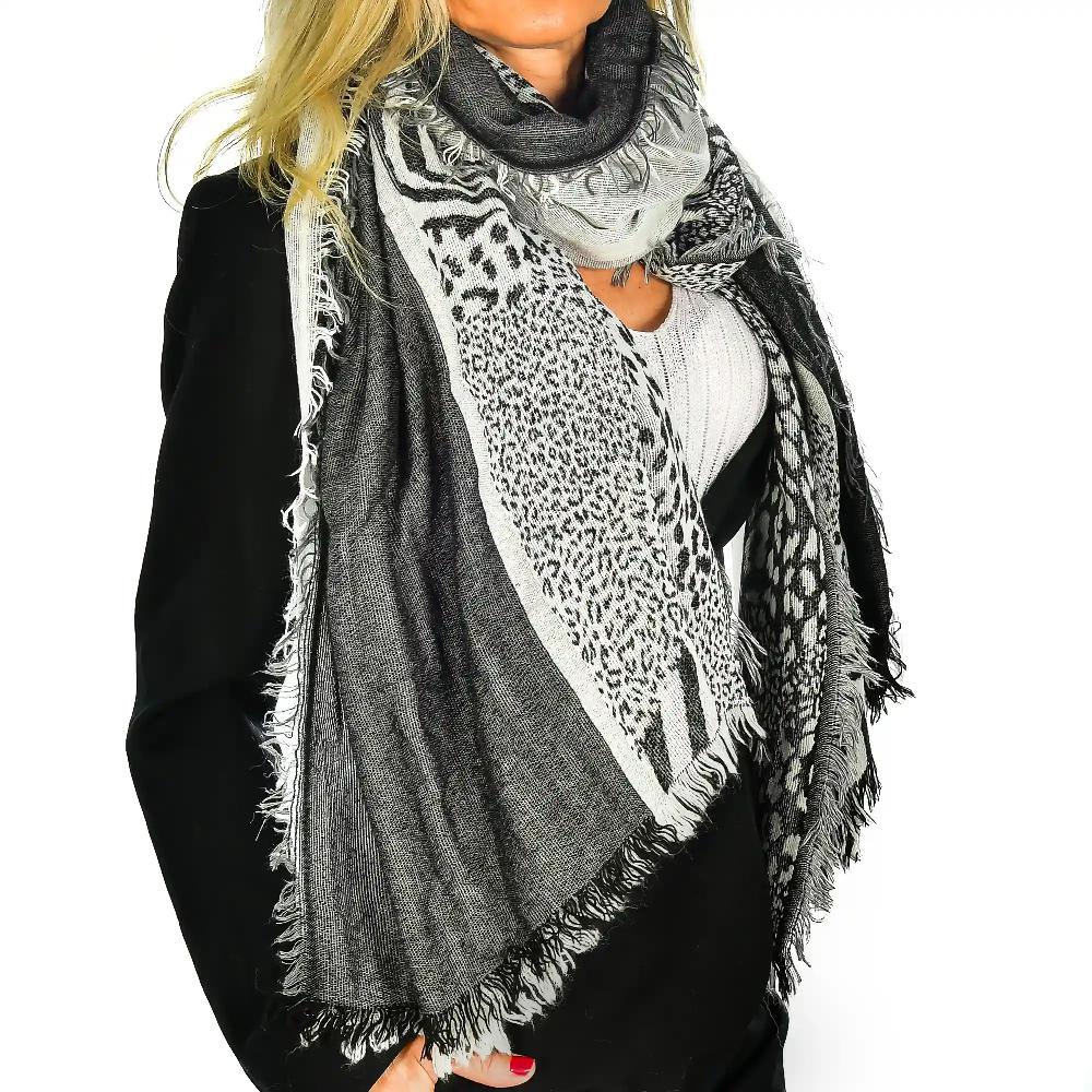 Firenze artegiani Fular bufanda diseño animal print doble solapa modal y lana. Made in Italy Descuentos del mes