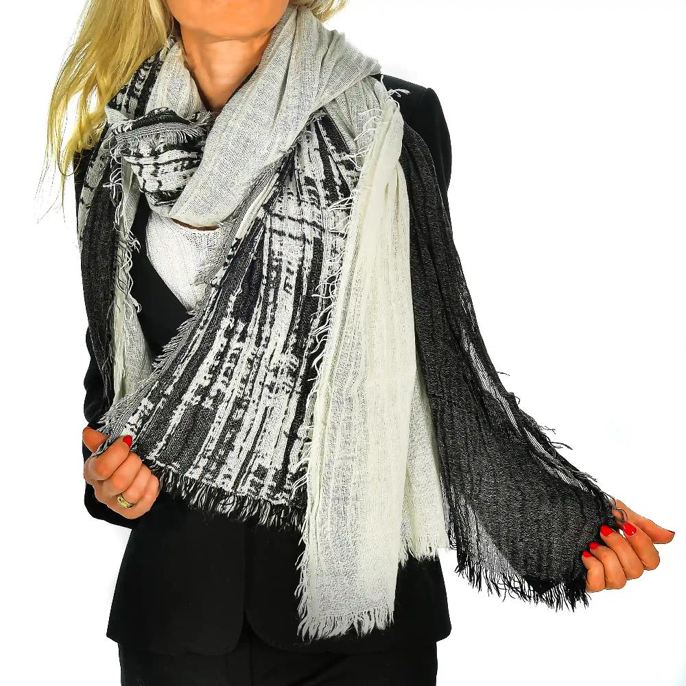Firenze artegiani Fular bufanda diseño lineal doble solapa modal y lana. Made in Italy Oferta exclusiva