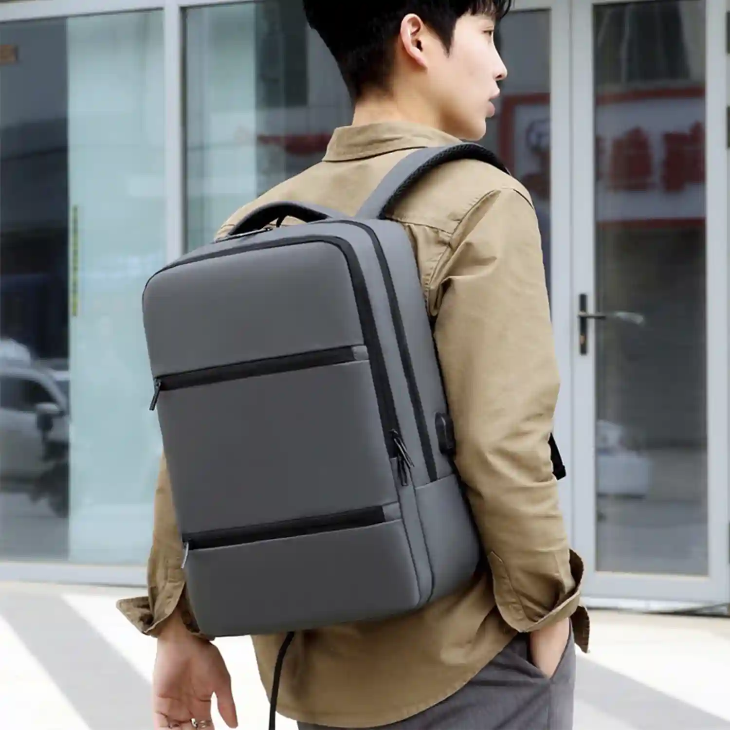 Firenze artegiani Mochila de viaje con gran resistencia impermeable y con conexión USB. Acolchada y ventilada Tienda