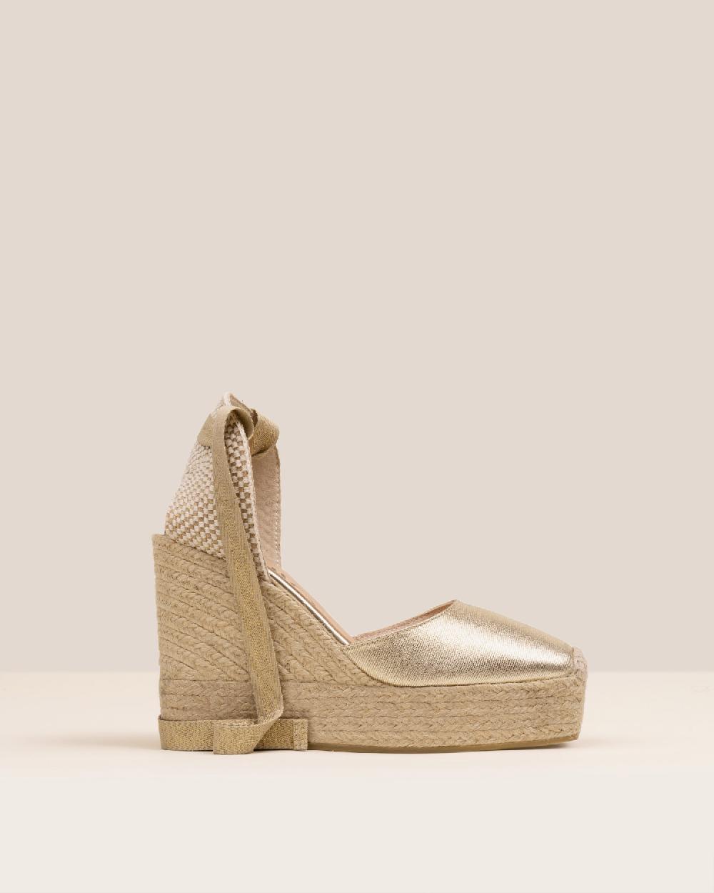 Gaimo espadrilles Tedie CarraraAlpargatas de cuña en piel grabada con cintas Gaimo espadrilles Tedie CarraraAlpargatas de cuña en piel grabada con cintas