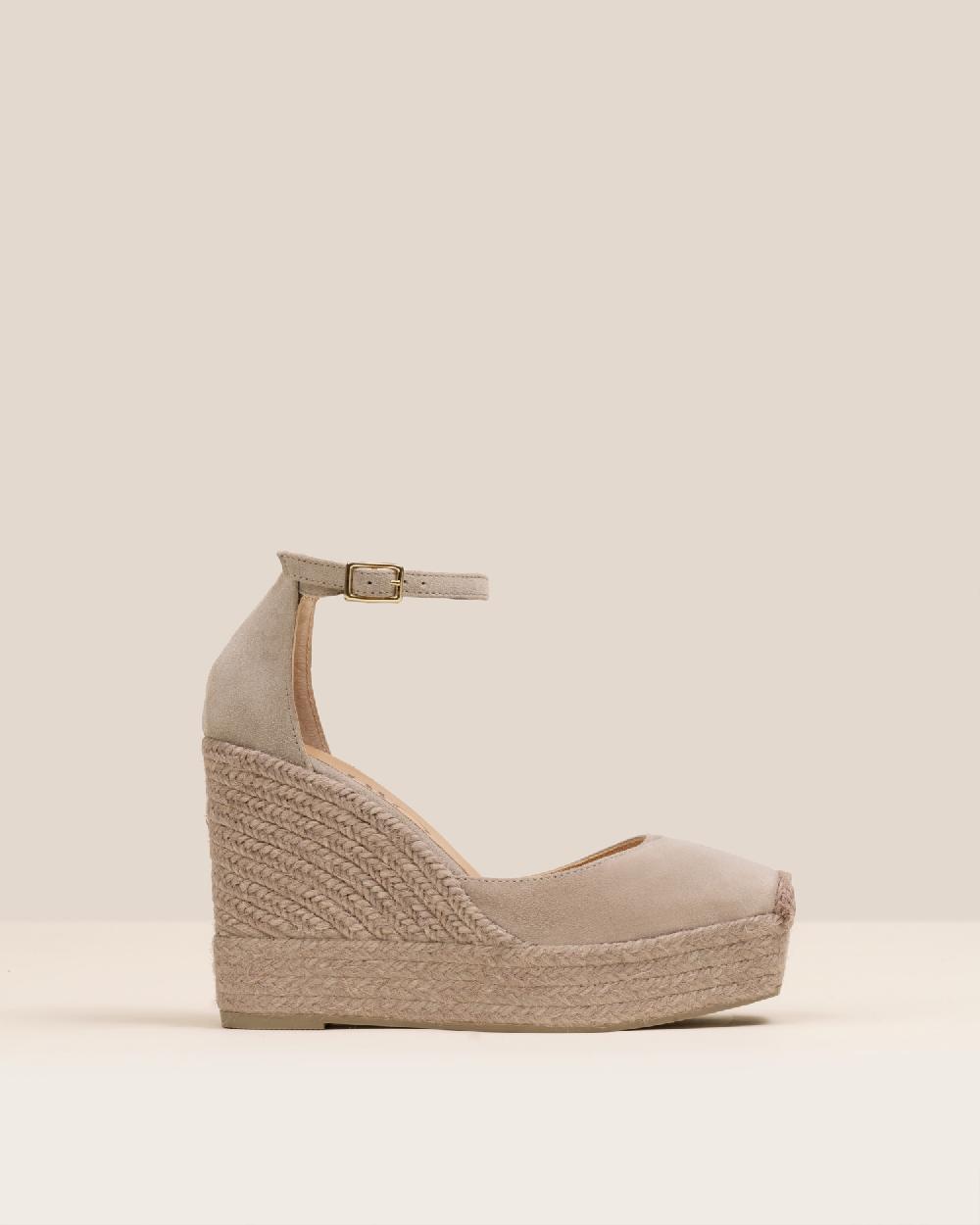 Gaimo espadrilles Sugus KangarooAlpargatas de cuña monocolor en piel con hebilla Gaimo espadrilles Sugus KangarooAlpargatas de cuña monocolor en piel con hebilla