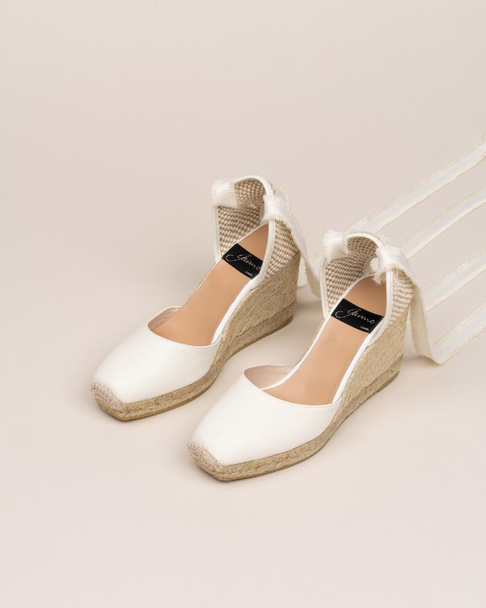 Gaimo espadrilles Gemi MarfilAlpargata de cuña en piel super soft y cintas deshilachadas Promoción por tiempo limitado