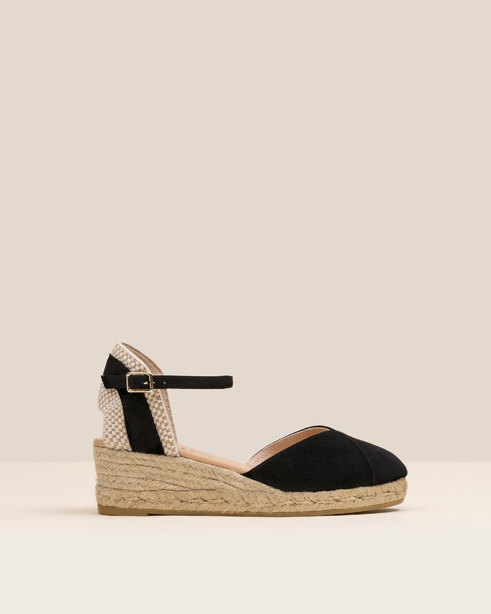 Gaimo espadrilles Copita NegroAlpargatas de cuña en piel con escote pico Gaimo espadrilles Copita NegroAlpargatas de cuña en piel con escote pico