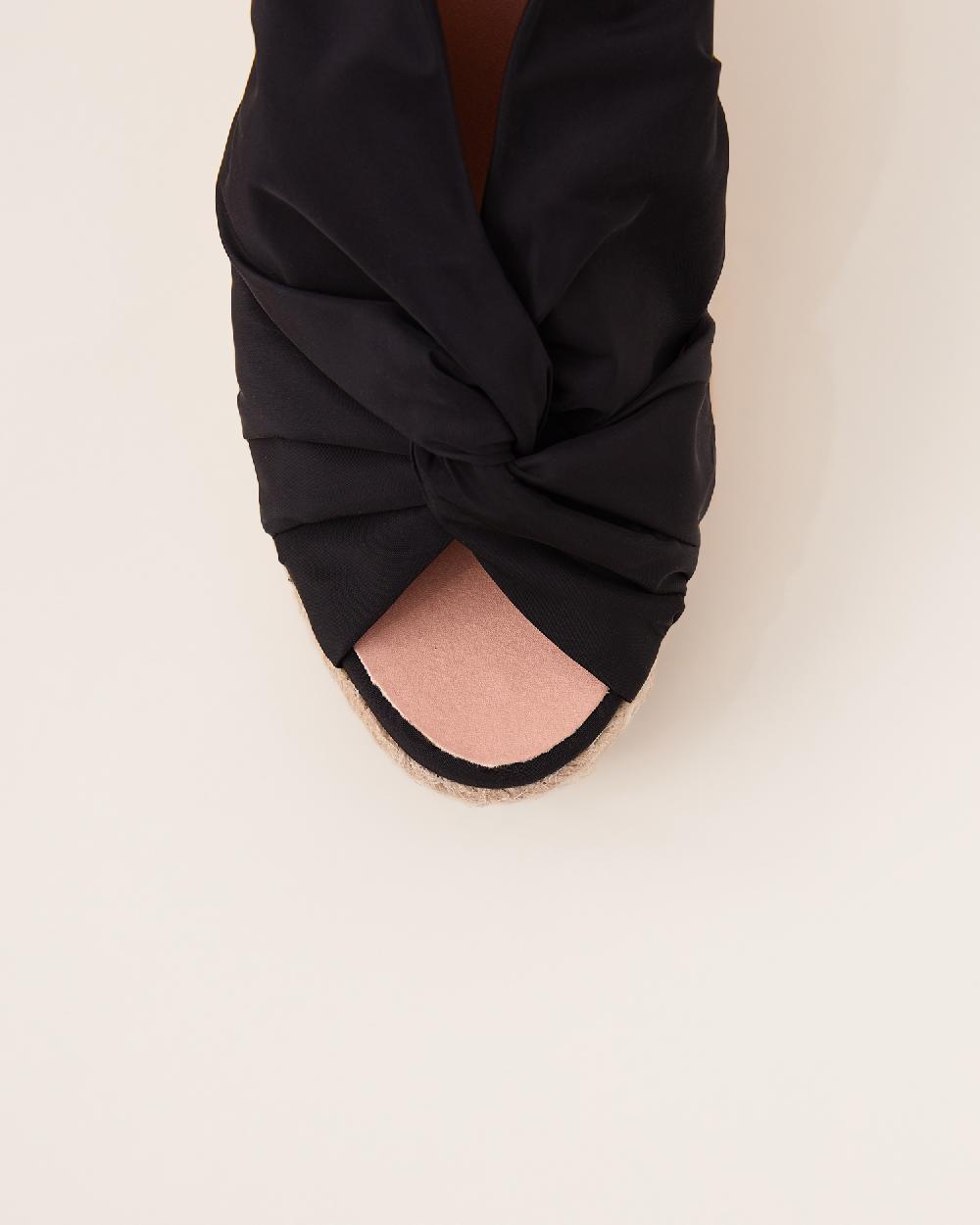 Gaimo espadrilles Anca NegroSandalias de cuña en tejido acolchado En oferta