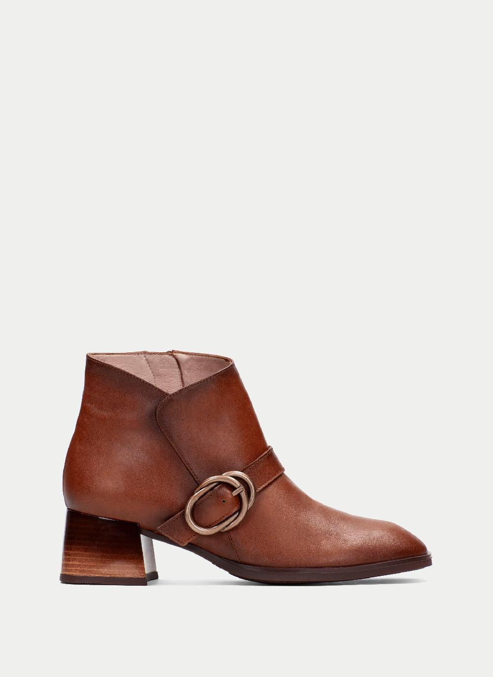 Hispanitas Botin charlize cuero