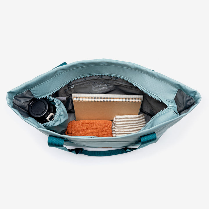 lefrik Bolso Tote Strata Sky Blue Vandra Devoluciones gratuitas
