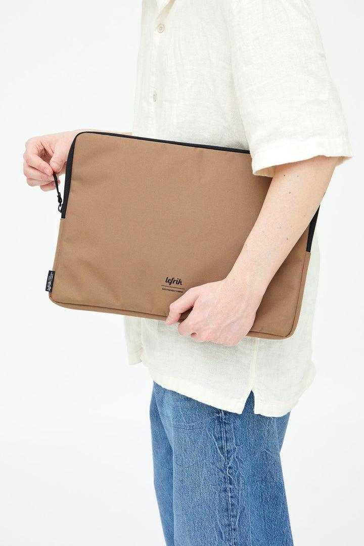 lefrik Funda Portátil Capture 13" Camel Superdescuento