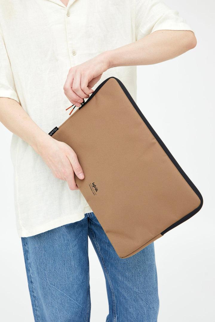 lefrik Funda Portátil Capture 13" Camel Superdescuento